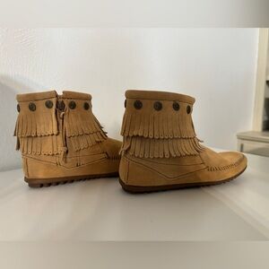 Women’s Minnetonka boots